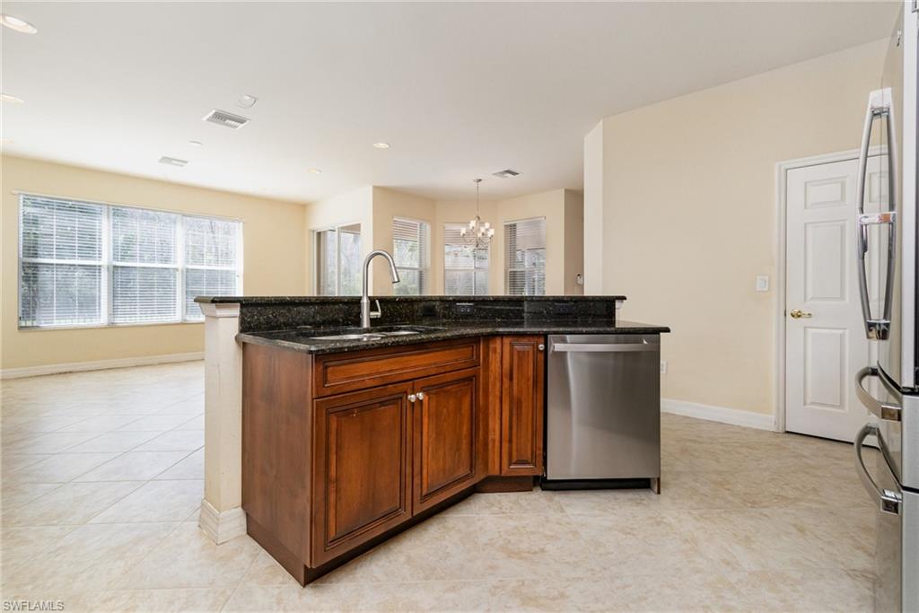 10188 Mimosa Silk Dr Property Photo 5