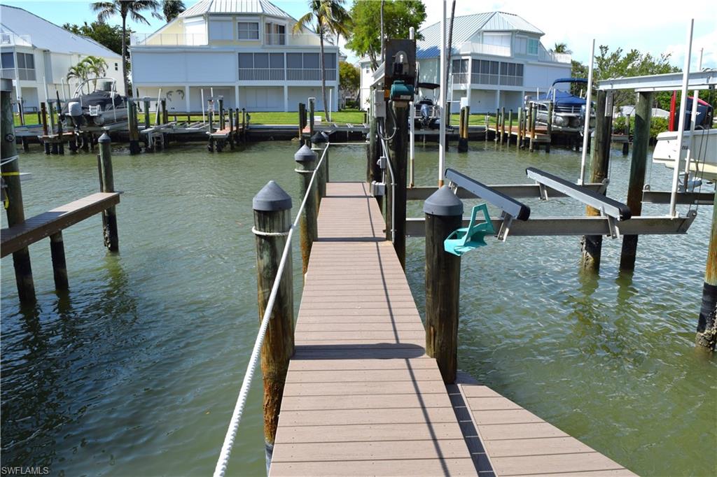4341 Bay Beach Ln Property Photo 3