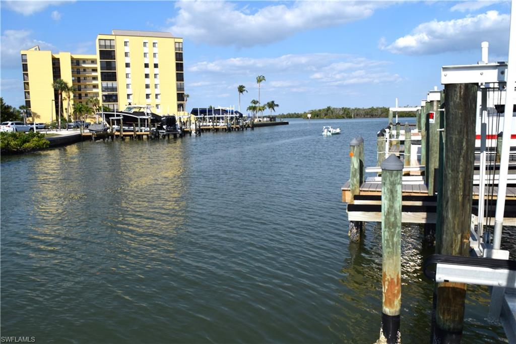 4341 Bay Beach Ln Property Photo 11