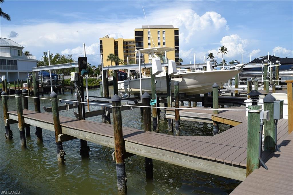 4341 Bay Beach Ln Property Photo 13