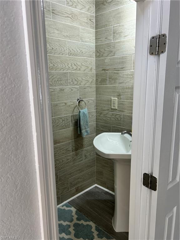 8318 Valiant Dr Property Photo 17