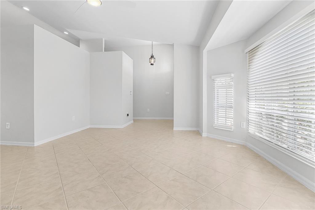 4367 18th St Ne Property Photo 5