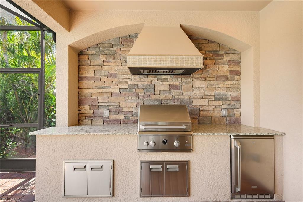 28131 Edenderry Ct Property Photo 11