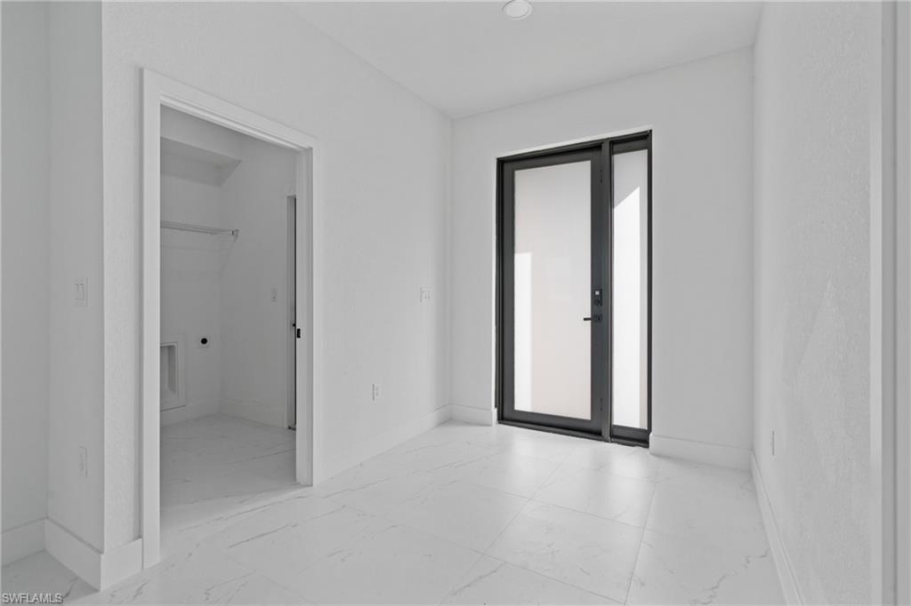 2618 69th St W Property Photo 13