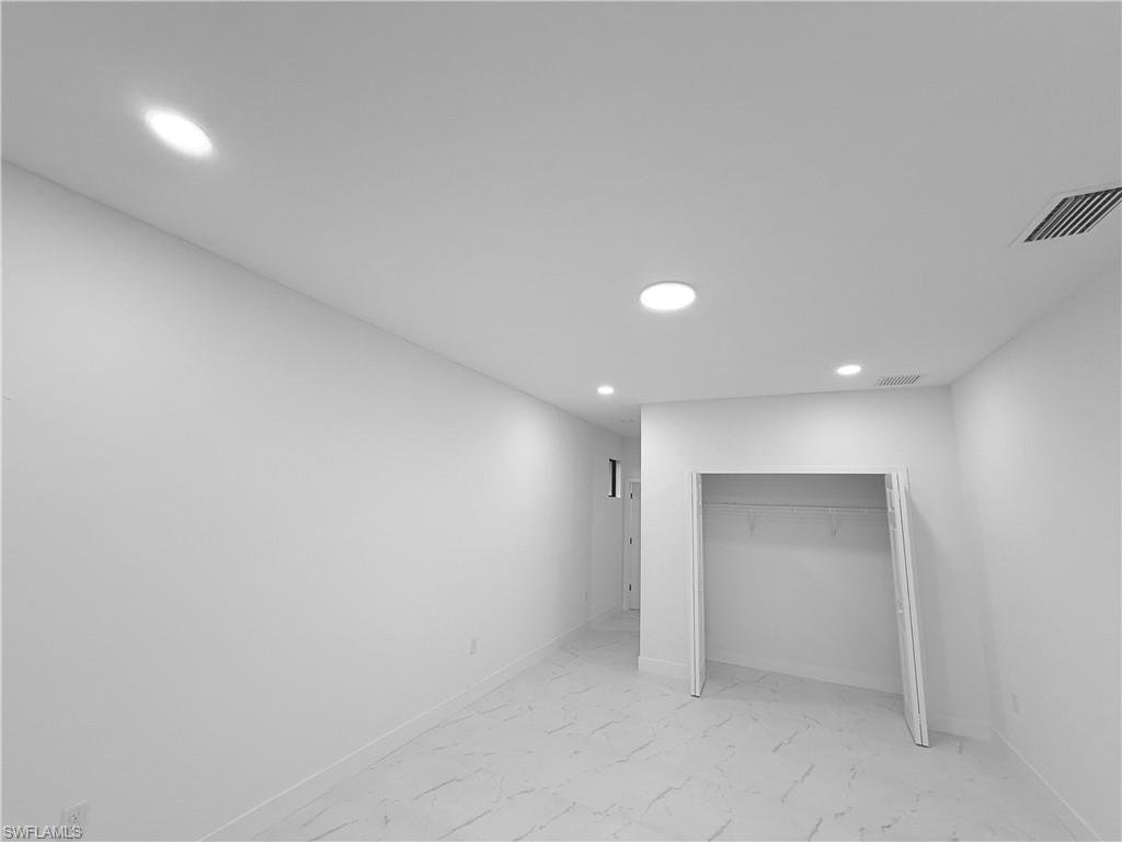 3217 65th St W Property Photo 12