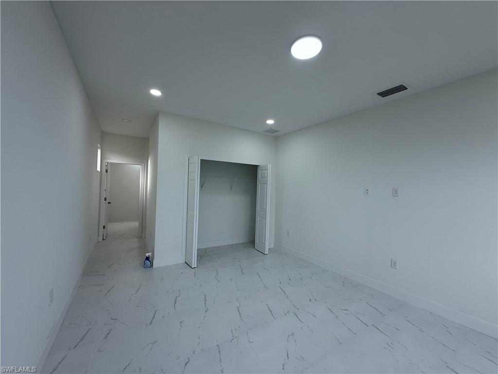 3217 65th St W Property Photo 14
