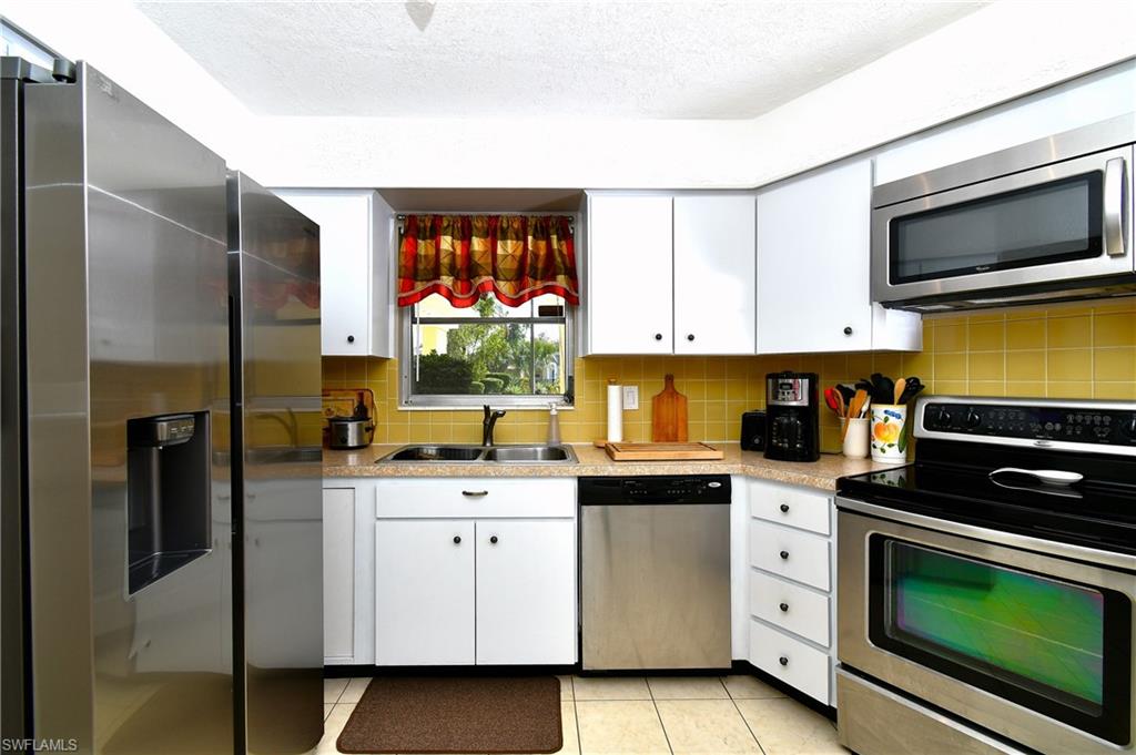 8 Park Lane Cir Property Photo 4