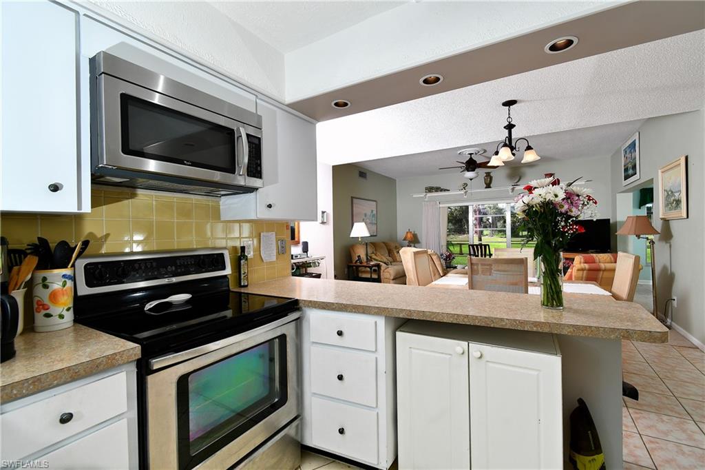 8 Park Lane Cir Property Photo 5