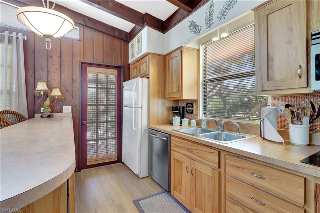 5370/5372 Palmetto St Property Photo 23