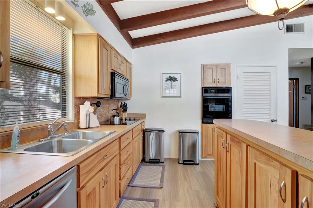 5370/5372 Palmetto St Property Photo 24