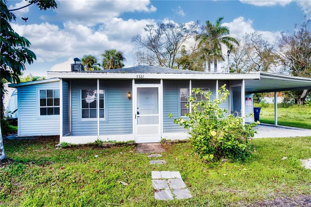 1137 4th Way Property Photo 1
