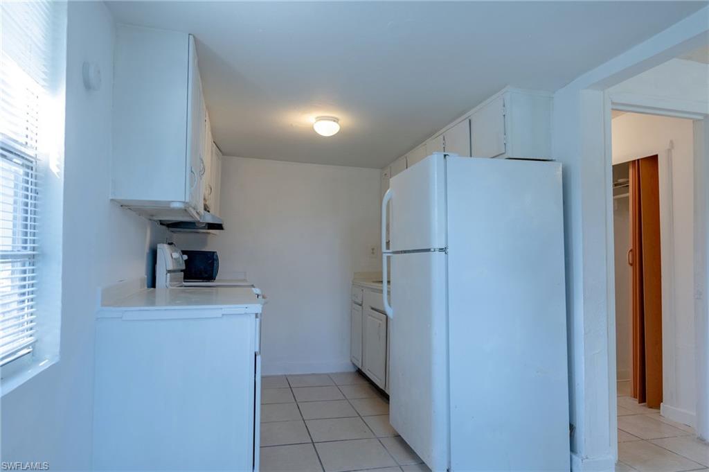 1137 4th Way Property Photo 5