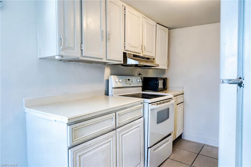 1137 4th Way Property Photo 6