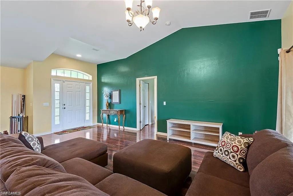 50 Tena Ave S Property Photo 3