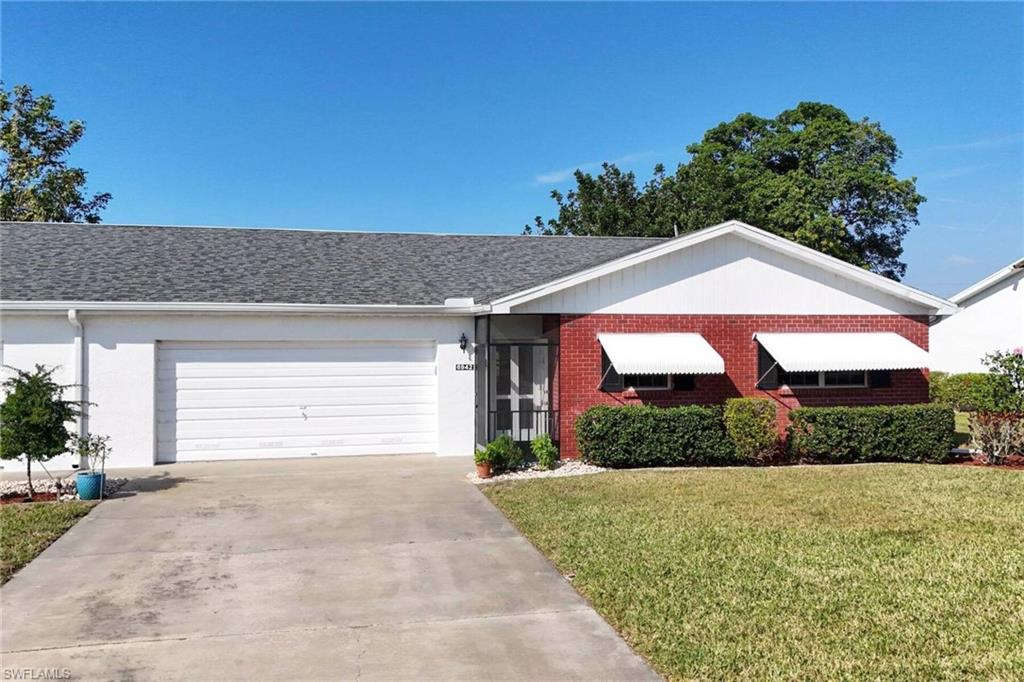 6942 Edgewater Cir Property Photo 2