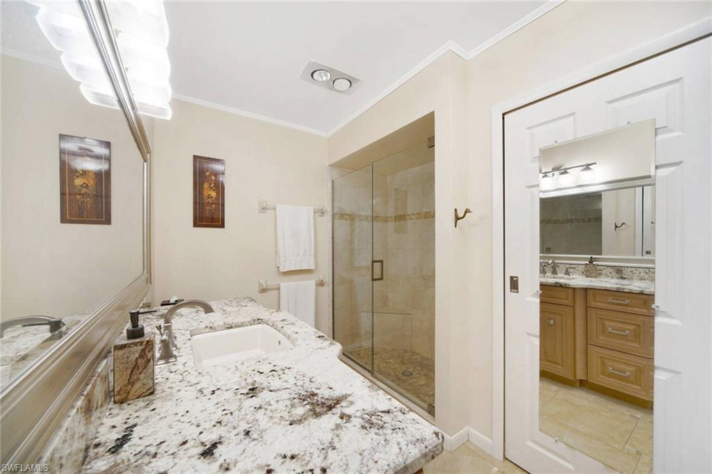 6942 Edgewater Cir Property Photo 17
