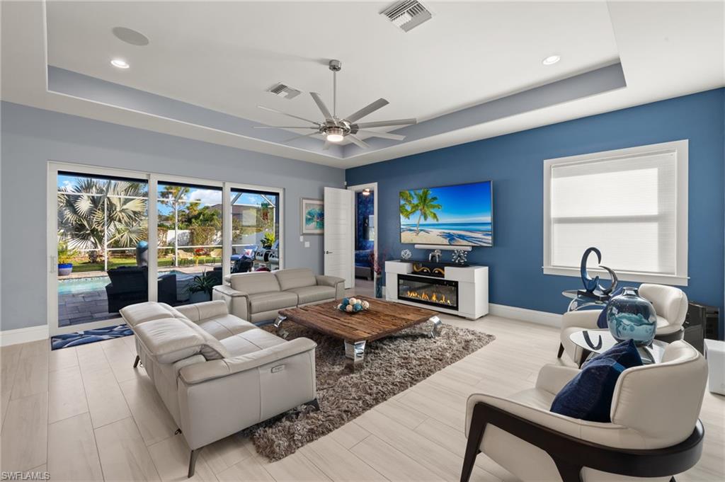 17 Willoughby DR