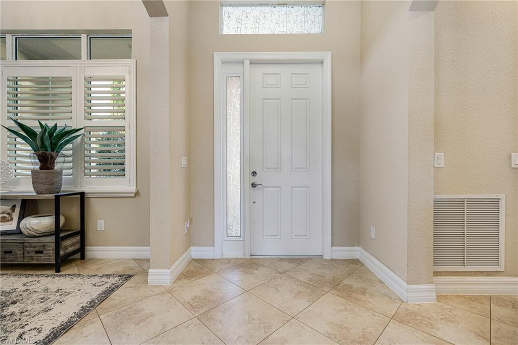 12809 Fairway Cove Ct Property Photo 3