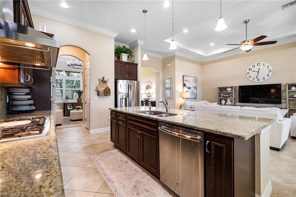 12809 Fairway Cove Ct Property Photo 10