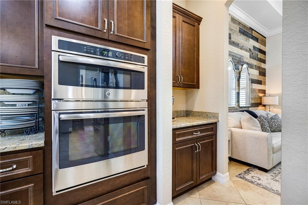 12809 Fairway Cove Ct Property Photo 14