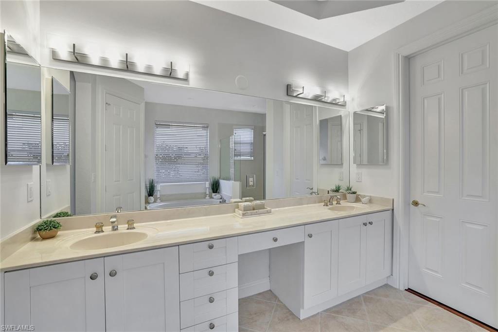 8988 Cherry Oaks Trl Property Photo 15