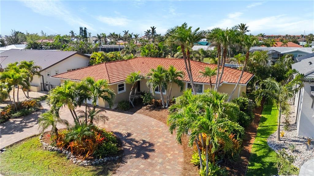 2284 Palm Tree Dr Property Photo 2