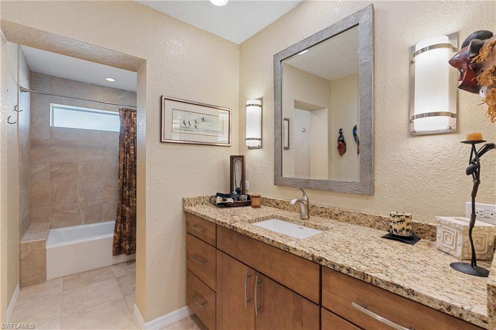 2284 Palm Tree Dr Property Photo 28