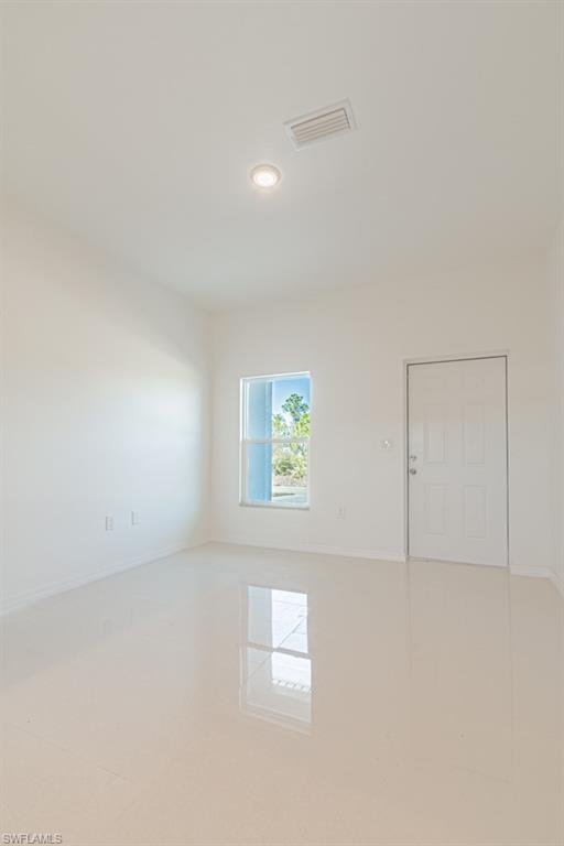 2602 18th St W Property Photo 9