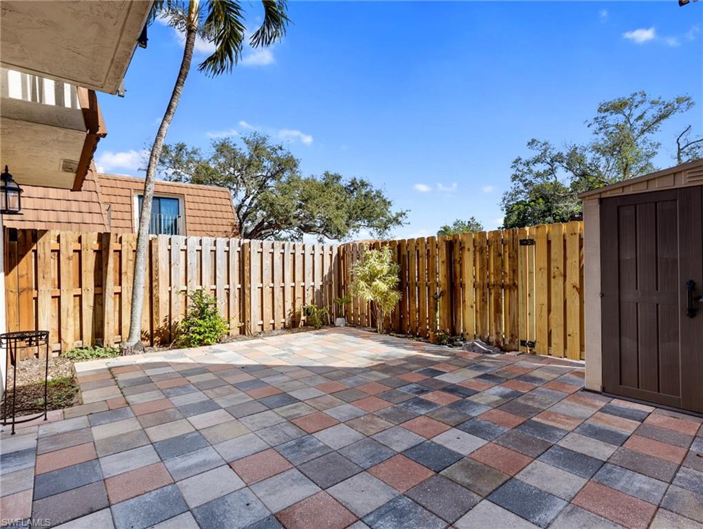 1430 Park Shore CIR # 4 Property Photo 1