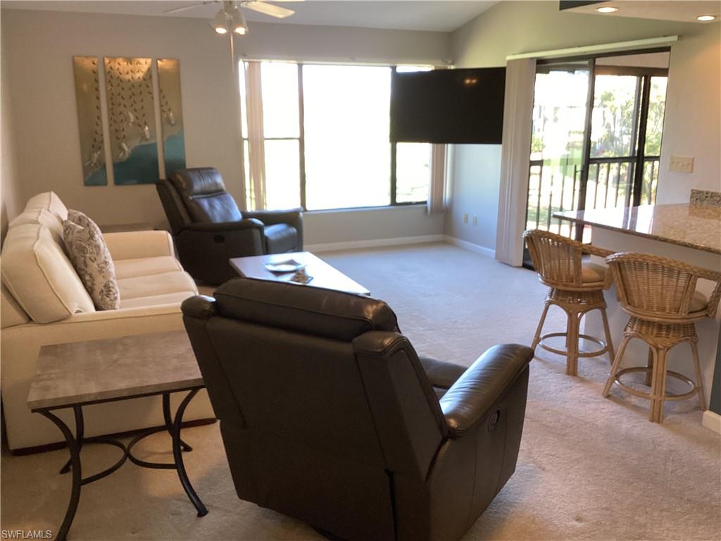 5585 Trailwinds Dr # 326 Property Photo