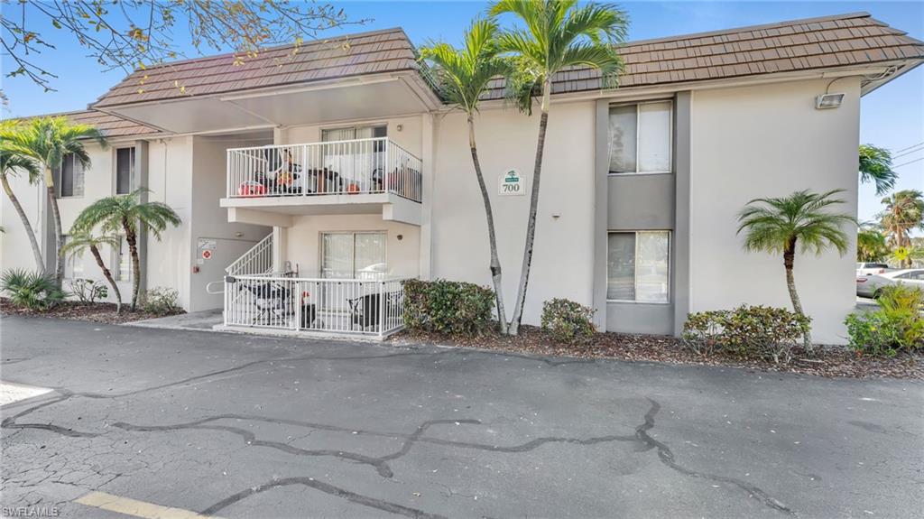 1830 Maravilla Ave # 701 Property Photo