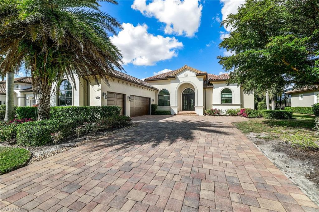 6851 Lakewood Isle Dr Property Photo 3