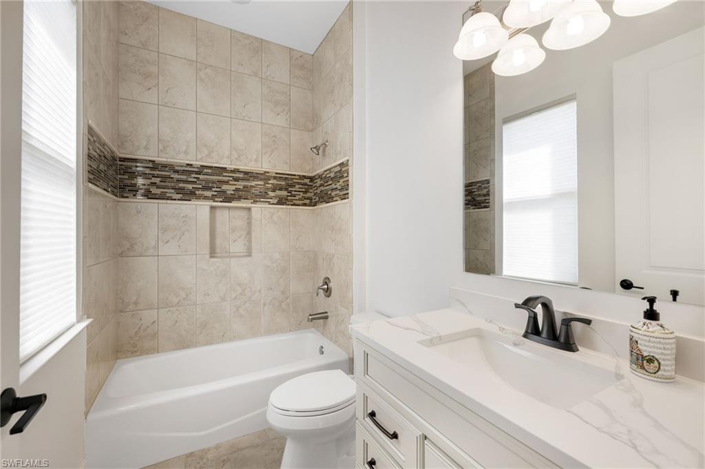 6851 Lakewood Isle Dr Property Photo 21