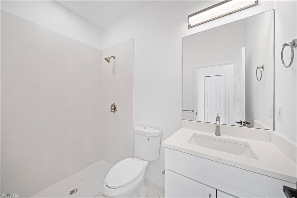 2914 67th St W Property Photo 14