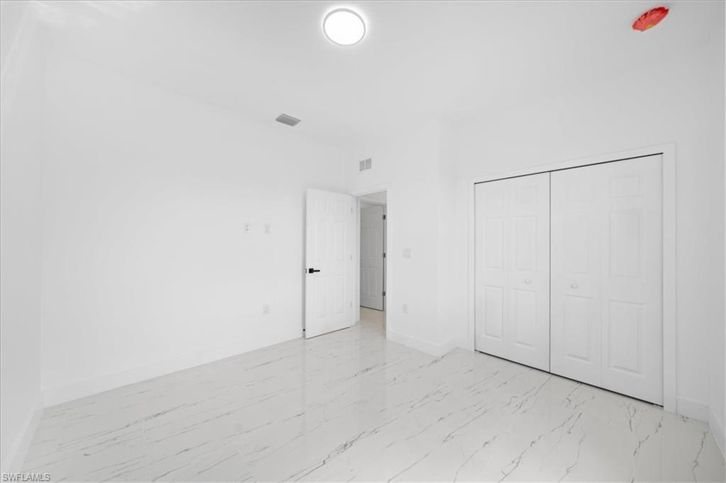 2914 67th St W Property Photo 18