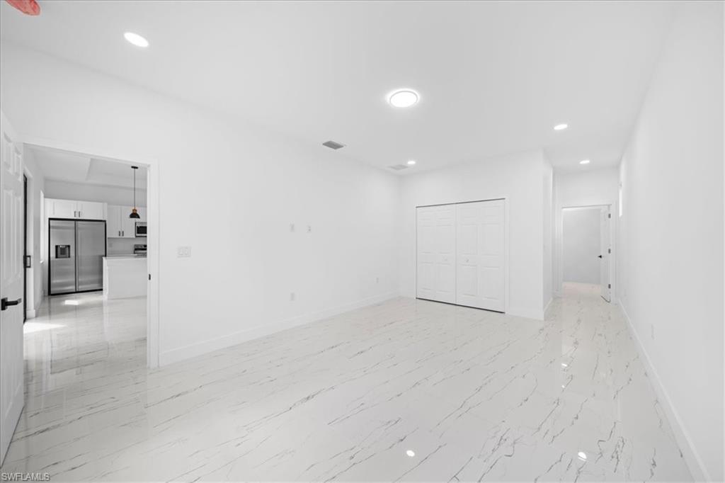 2914 67th St W Property Photo 20