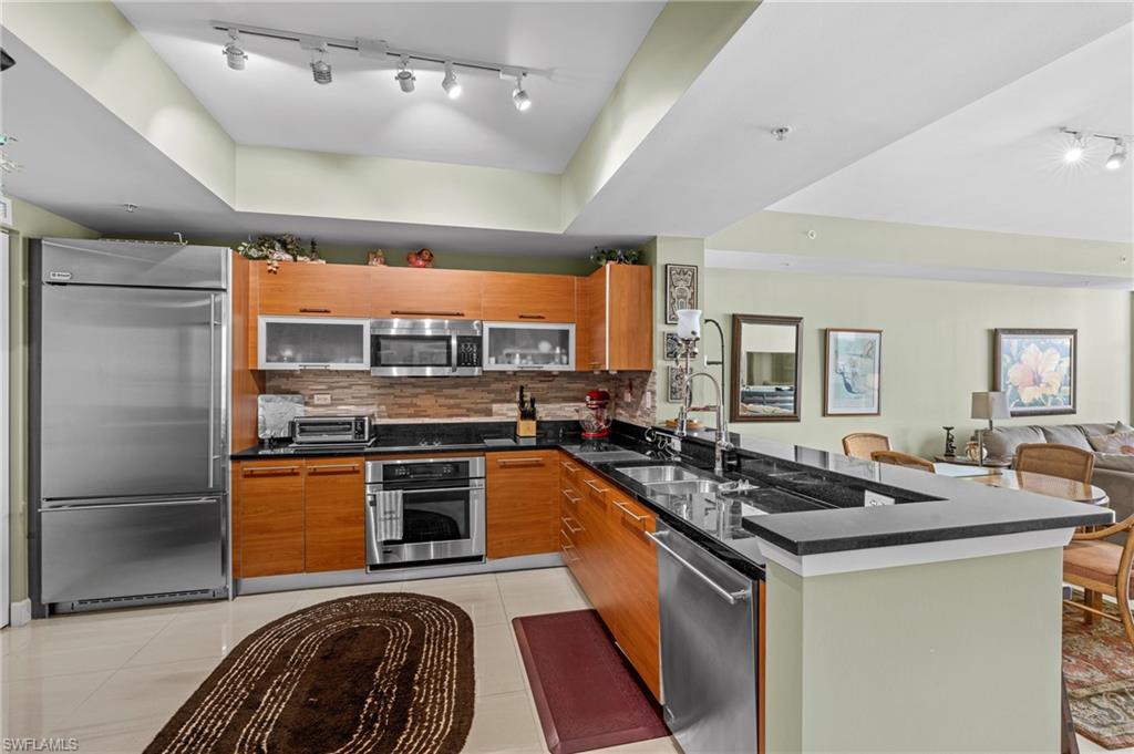 3000 Oasis Grand Blvd 2203 Property Photo 9