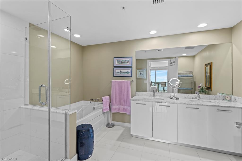 3000 Oasis Grand Blvd # 2203 Property Photo 16