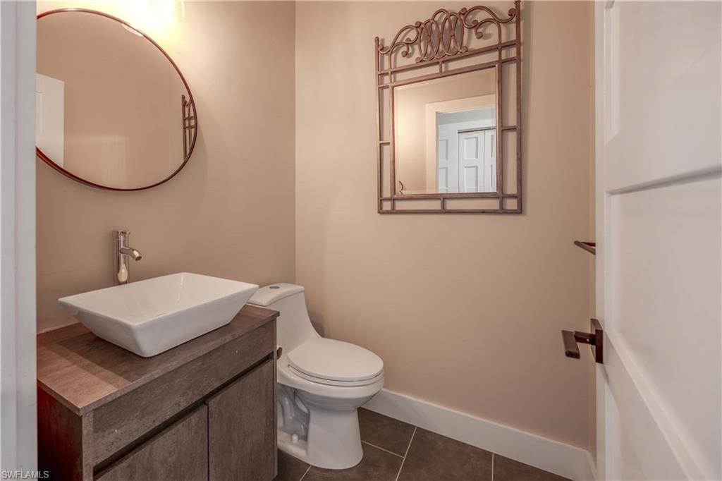 2323 Pine Woods Cir # 13 Property Photo 24