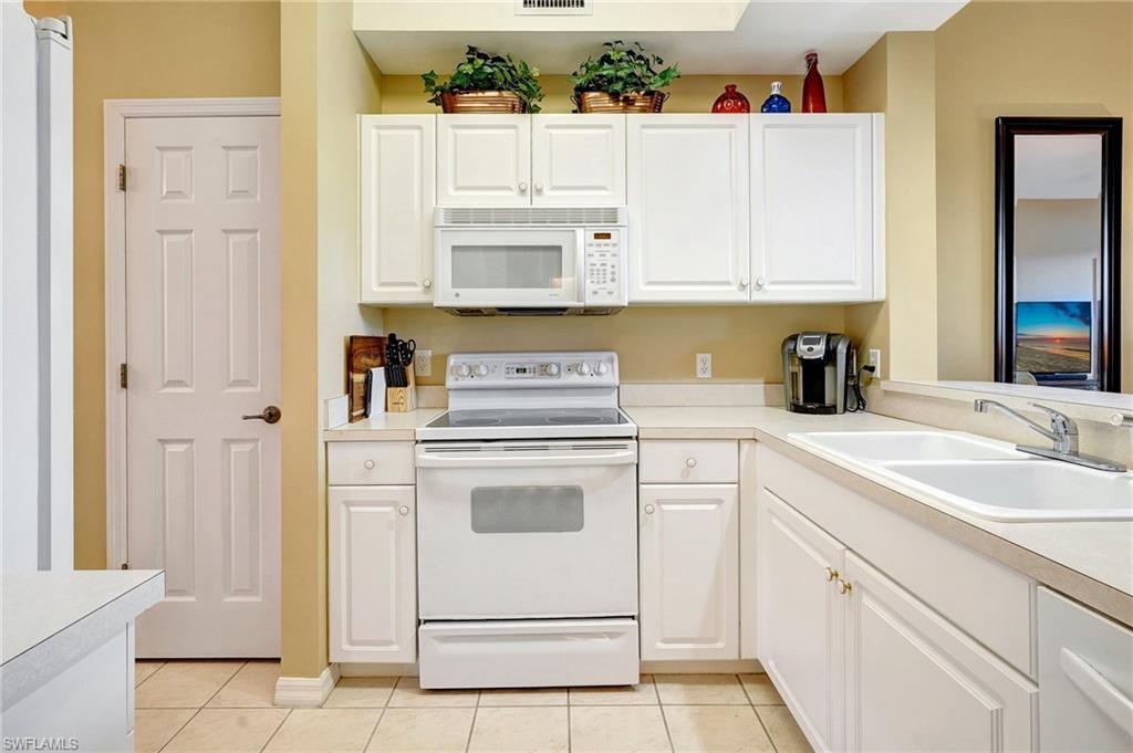 14561 Legends Blvd N # 103 Property Photo 12