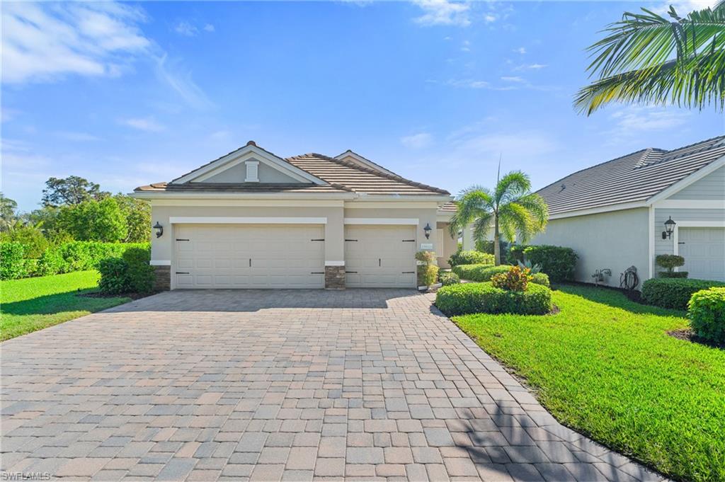 19910 Coconut Harbor Cir Property Photo 3