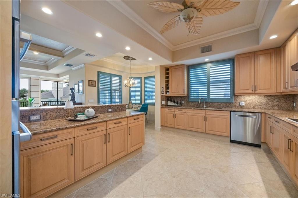 501 Avellino Isles Cir # 39202 Property Photo 12