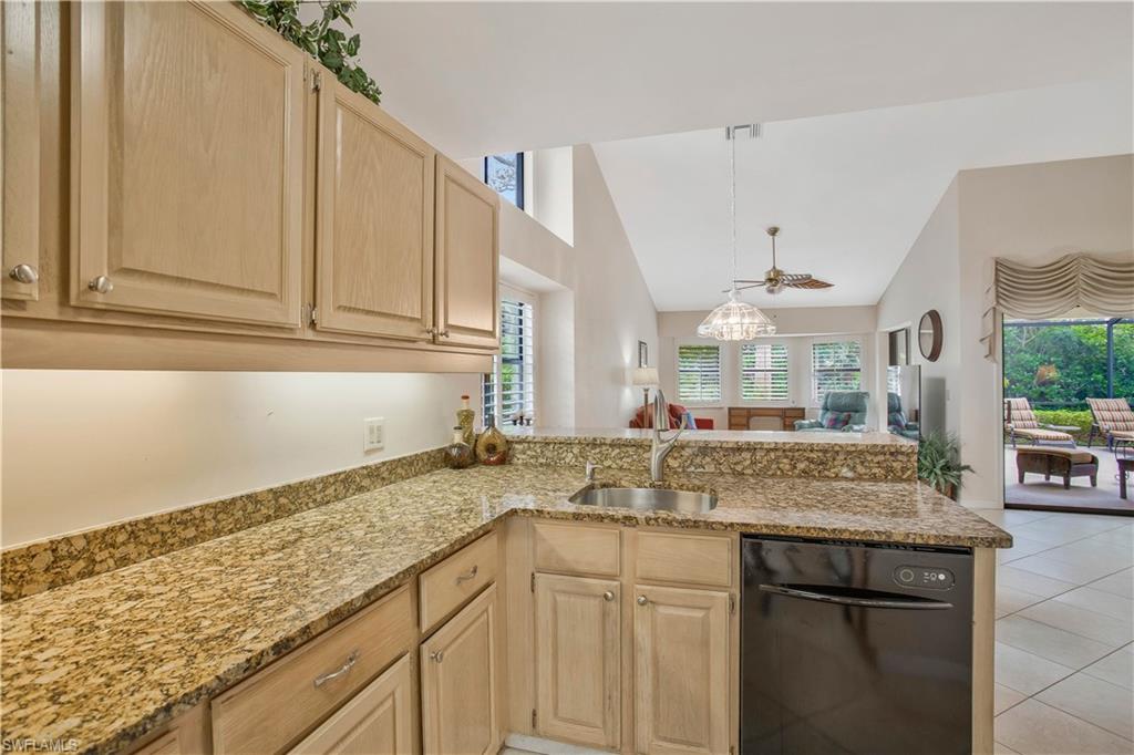 27163 Kindlewood Ln Property Photo 10