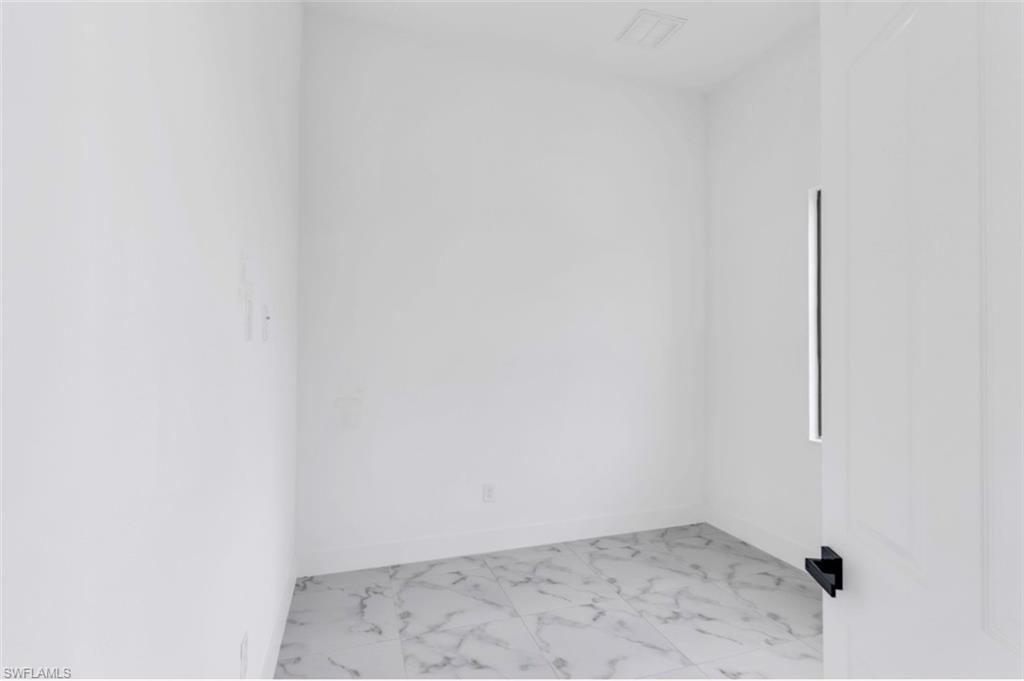 2808 61st St W Property Photo 13