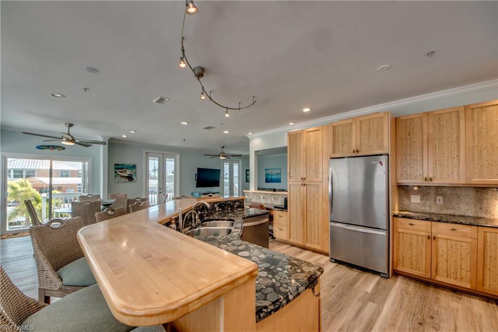 11940 Island Ave Property Photo 8