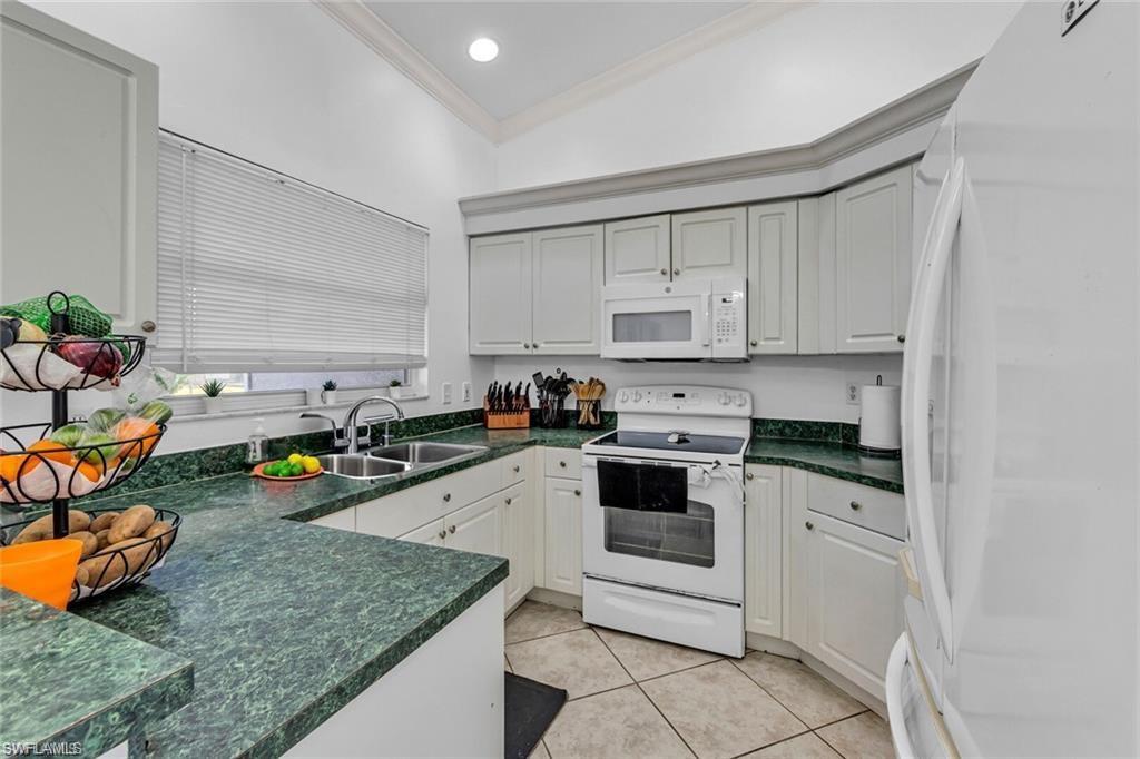 1149 Sw 32nd Ter Property Photo 4
