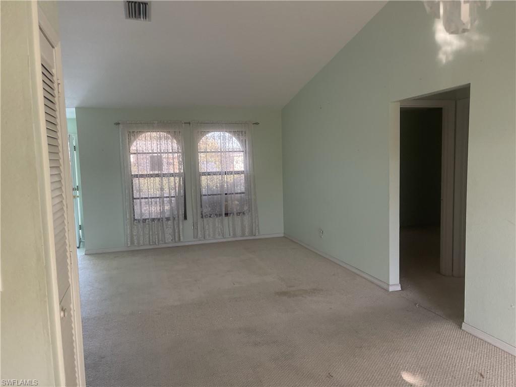 930 Sw 34th St Property Photo 9