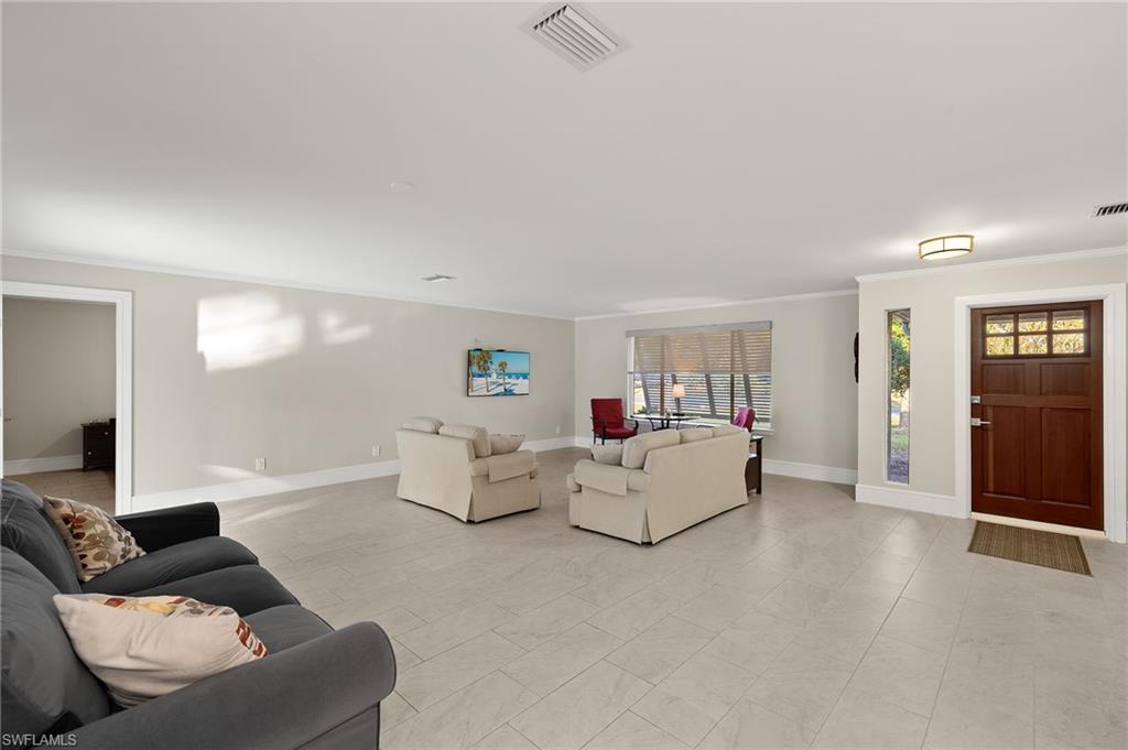 2347 Club House Rd Property Photo 2