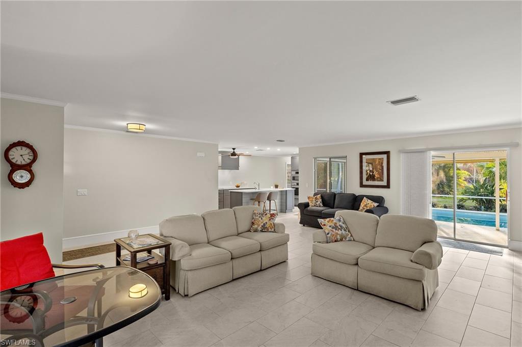 2347 Club House Rd Property Photo 5