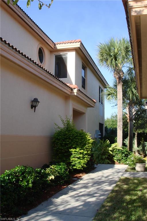 15495 Bellamar Cir # 2222 Property Photo 3